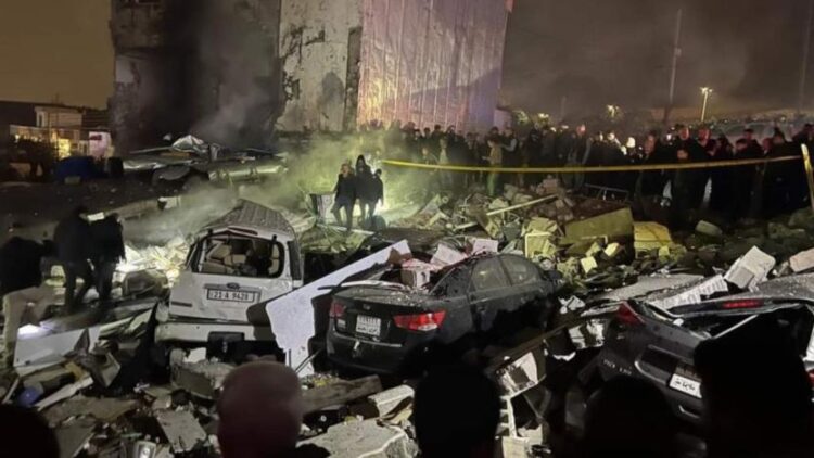 Süleymaniye’de patlama sonucu çöken evde ölü ve yaralı sayısı artıyor