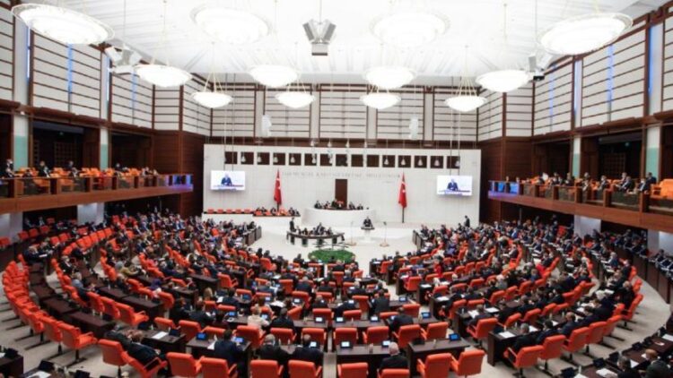 AKP ve CHP, görüşmek için bir araya geliyor…