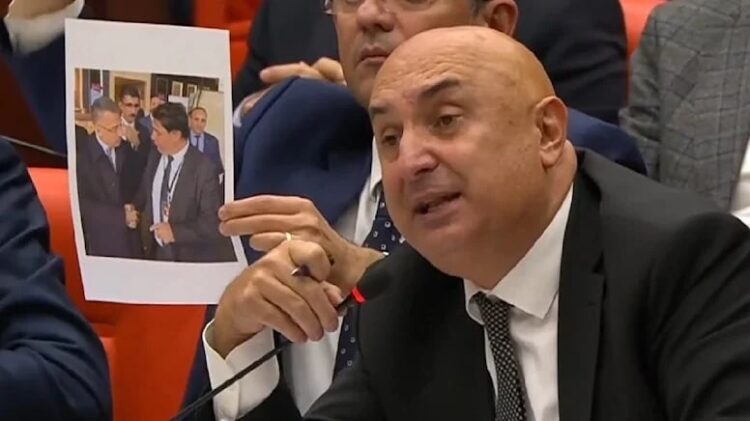 Fuat Oktay’ın o fotoğrafları Meclis’i karıştırdı