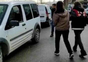 Cinsel ilişki vaadi ile yaşlı erkekleri kandırıp paralarını çaldı