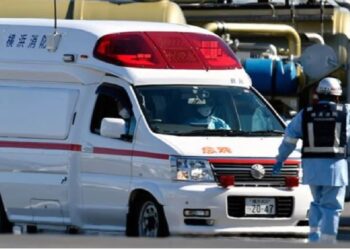 İşe gitmemek için kendini bıçakladı