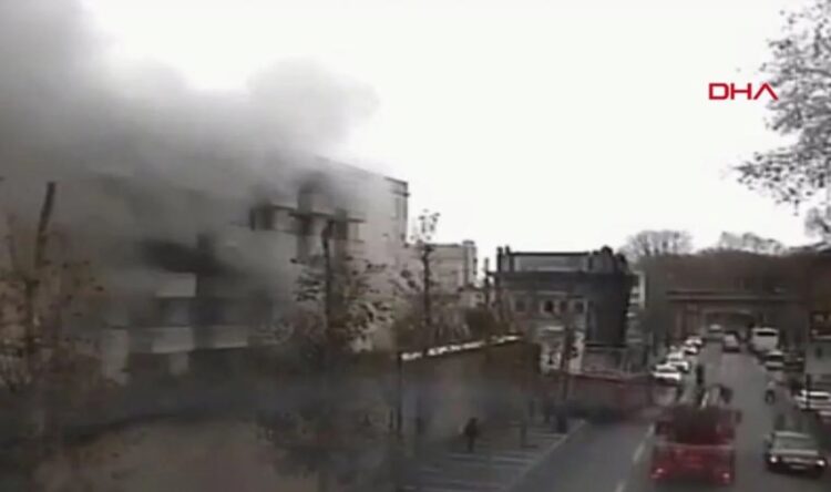 Çırağan Sarayı’nda yangın!