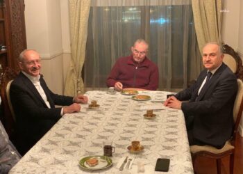 Kılıçdaroğlu’ndan Deniz Baykal’a ziyaret