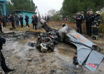 Bursa’da termik santral yakınlarına eğitim uçağı düştü: Can kayıpları var…