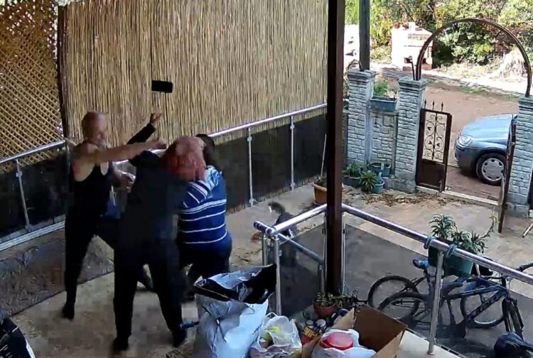 Kiraya fahiş zam yaptı, üstüne bir de kiracısını dövdü!