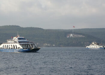 Fırtına geliyor: Feribot seferleri iptal