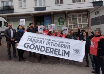 Hiranur Vakfı önünde protesto
