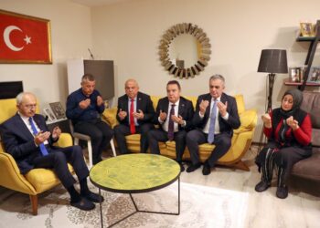 Kılıçdaroğlu’ndan Şehit Teğmen Güler’in ailesine taziye ziyareti