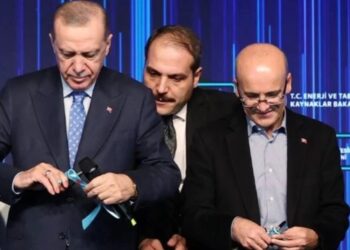 Nebati gidiyor mu? Mehmet Şimşek Erdoğan’dan dikkat çeken fotoğraf