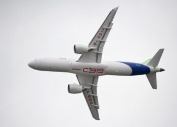 China Eastern Havayolları’na ilk C919 uçağı teslim edildi