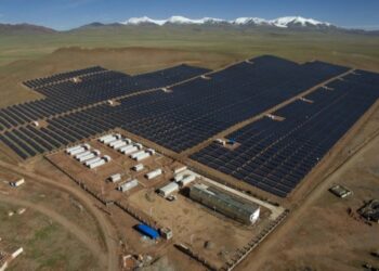 Tibet’in önde gelen fotovoltaik elektrik üretim projesi faaliyete geçti