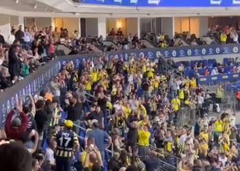 Fenerbahçe taraftarından İmamoğlu’na destek