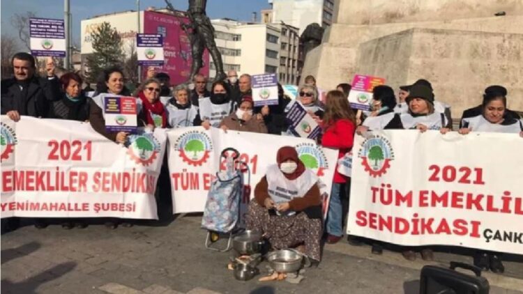 Emekliler, tencerede taş kaynatıp fatura yaktı