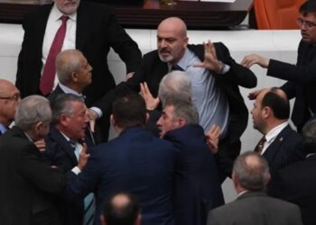 Meclis’teki yumruklu saldırı sonrası AKP’den ilk açıklama