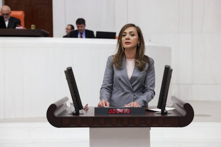 “Lüks ve şatafatın bedelini yoksulun sırtına yüklediniz”