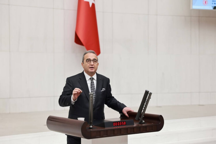 Bülent Tezcan: Bu milleti ahmak saymak ahmak oğlu ahmaklıktır!