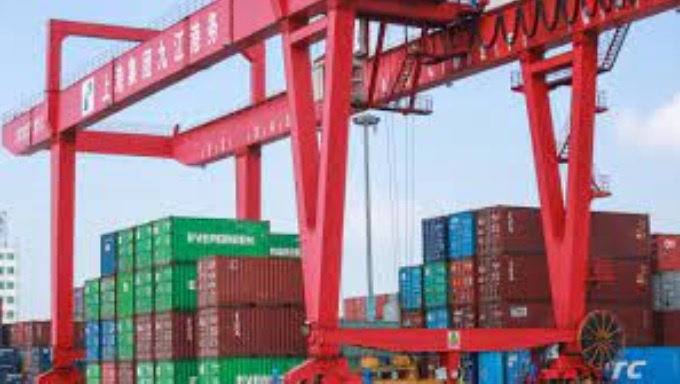 Çin’in mal dış ticareti Ocak-Kasım döneminde yüzde 8,6 arttı