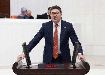 Ensar Aytekin meclis kürsüsünden 20 yıllık AKP karnesini açıkladı: Bu bir veda bütçesidir
