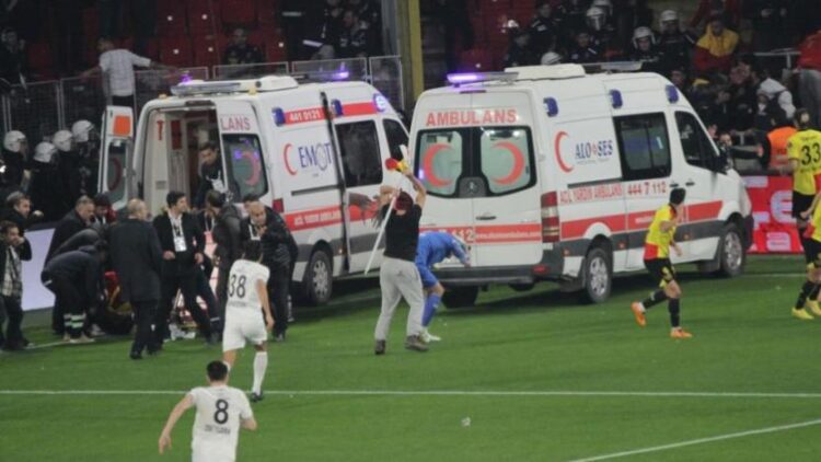 Altay kalecisi okuduğu mektup sonrası saldırganı affetti