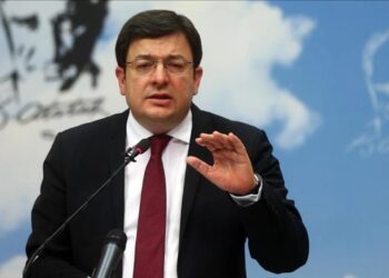 CHP’li Erkek’ten Soylu’ya ‘İmamoğlu’ yanıtı: ‘Cesareti varsa uzaklaştırsın’