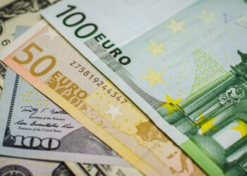 Dolar ve Euro’da son durum: Yükselişe geçti