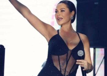 Yeni Akit’in hedef aldığı Hülya Avşar’dan ‘çıplak klip’ açıklaması