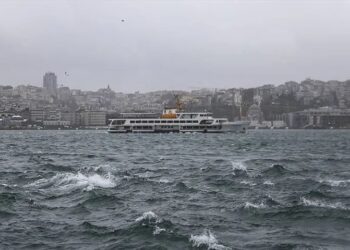 İstanbul için fırtına uyarısı! 100 kilometre hızla esecek