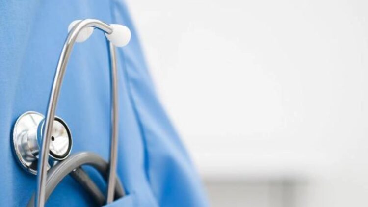 Sağlık çalışanlarına 38 liralık ‘giyim desteği’