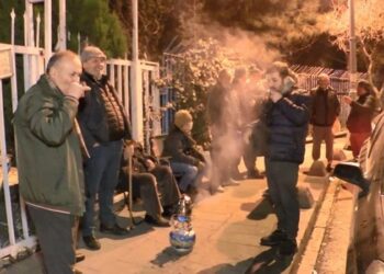 EYT başvurusu yapmak için geceden sıraya girdiler