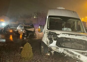 İşçi servisinin karıştığı feci kazada çok sayıda yaralı