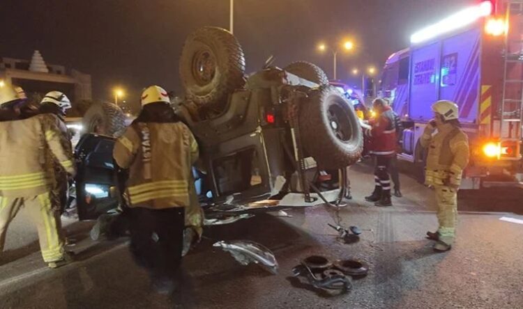 İstanbul’da feci kaza: Trafik durdu