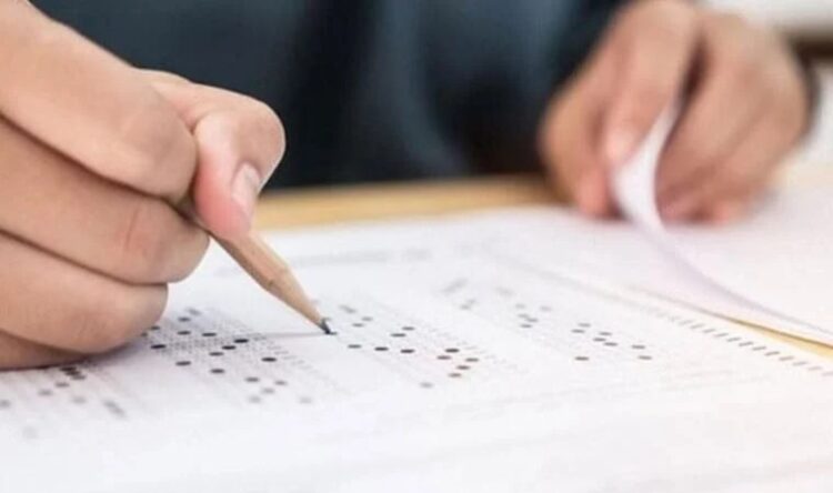 Açık lise sınavlarında kopya skandalı: Onbinlerce öğrencinin sınavı iptal