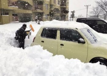 Kar yağışı 17 kişinin ölümüne sebep oldu