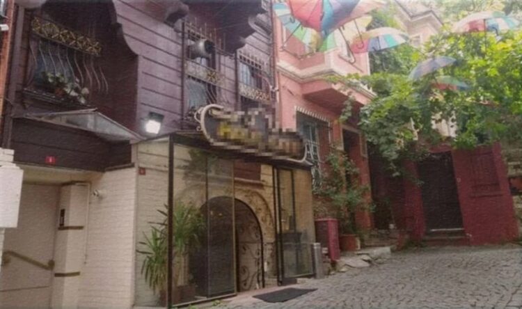 İstanbul’da ünlü kafede ‘gizli kamera’ skandalı