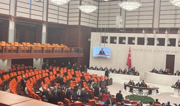Hüseyin Örs’e yumruklu saldırının ardından İYİ Parti’den Meclis’te protesto