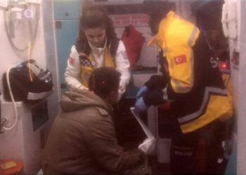 İşyerinde dehşet: Mesai arkadaşının kulağını kesti!