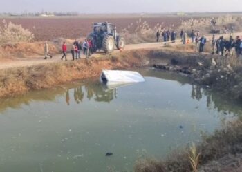 Minibüs sulama kanalına uçtu: Çok sayıda ölü var…