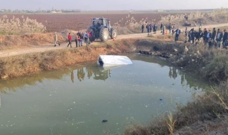 Minibüs sulama kanalına uçtu: Çok sayıda ölü var…