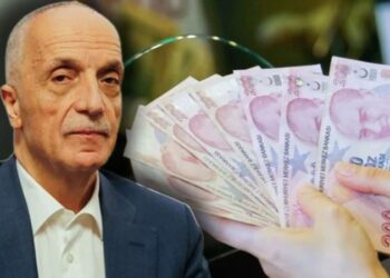 TÜRK-İŞ Başkanı’nın 3 yıl önceki mikrofon kazası yeniden gündem oldu