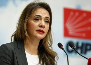 CHP’li Akkuş İlgezdi: Sağlıkçıları ayırmaktan vazgeçin