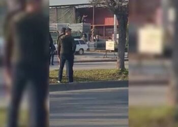 Uzman çavuş karısını ve çocuğunu rehin aldı