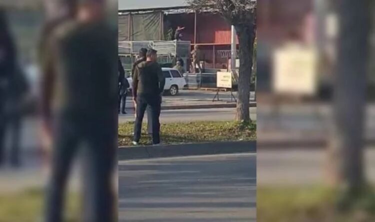 Uzman çavuş karısını ve çocuğunu rehin aldı