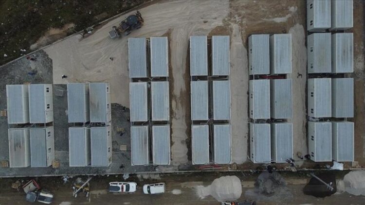 Düzce Valisi’nden deprem açıklaması: Tespit edilen 727 binadan 82’si yıkılmıştır