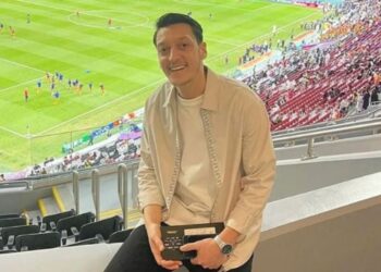 Mesut Özil’in yaptığı Karim Benzema paylaşımı gündem oldu