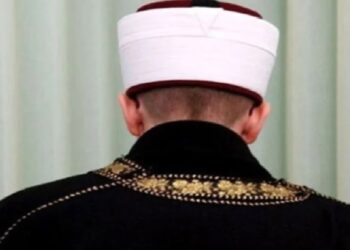 Eskort sayfaları takip ettiği iddia edilen müezzinden açıklama