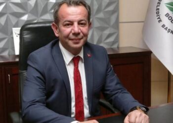 Tanju Özcan’dan belediyede işe alımlarla ilgili açıklama: ‘Torpilsiz kimse olmaz’