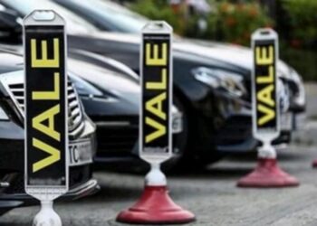 Valelere düzenleme: Radyo açamayacak, camı kapatacak