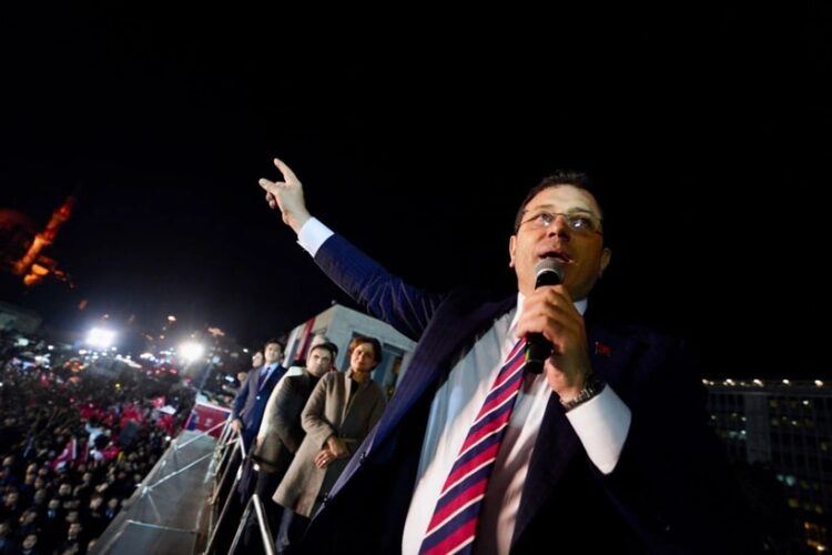 AKP seçmeni Saray’a mesajı verdi: İşte İmamoğlu davası anketi