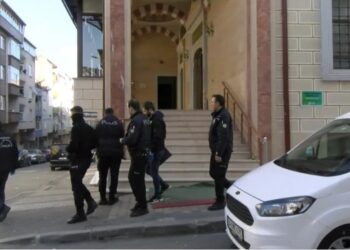 Namaz kıldığı sırada başından vuruldu