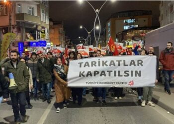 Yurttaşlar sokağa çıktı, ‘tarikat ve cemaatler’ kapatılsın dedi